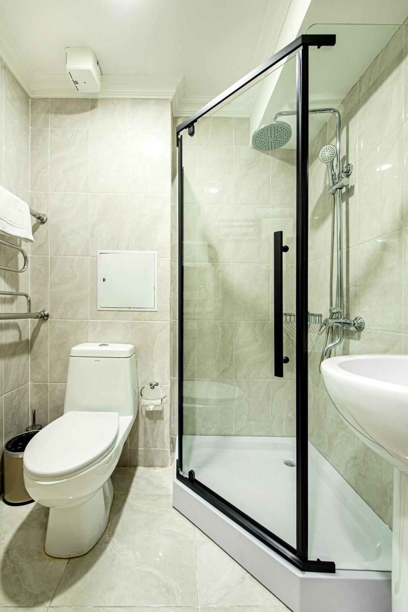 Shymkent Grand Hotel Esterno foto