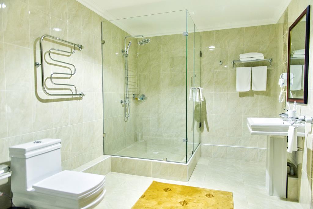 Shymkent Grand Hotel Esterno foto