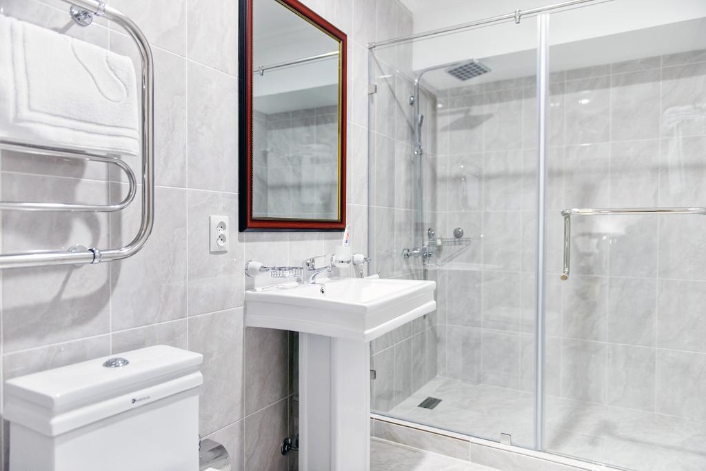 Shymkent Grand Hotel Esterno foto