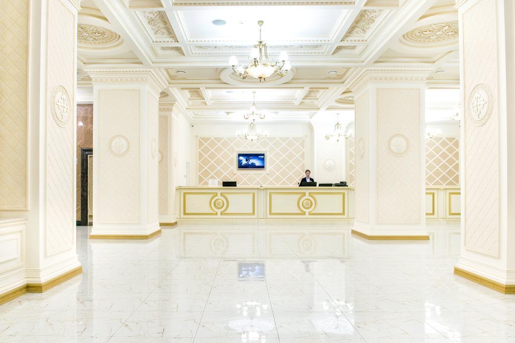 Shymkent Grand Hotel Esterno foto